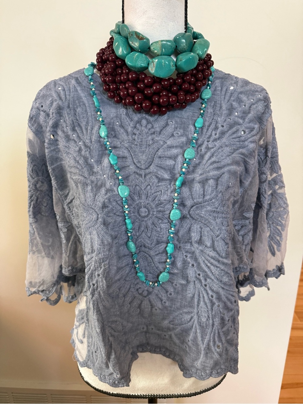 Dusty periwinkle top w lace